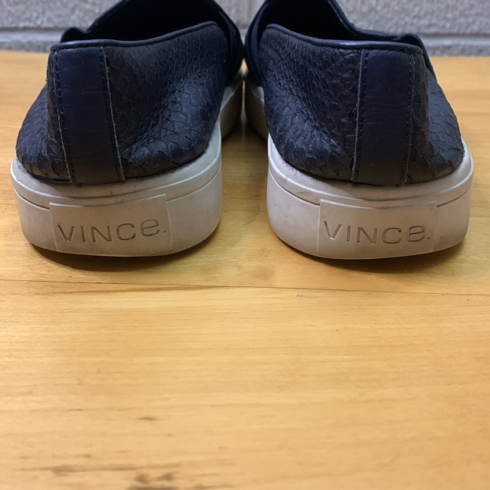 Vince Blair Navy Python Sneakers Women's 7/37.5 Slip On Round Toe Platform GUC - Picture 3 of 11
